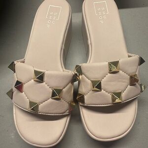 New ShuShop Women's Cream Slide Sandals with gold studs size 8, never worn